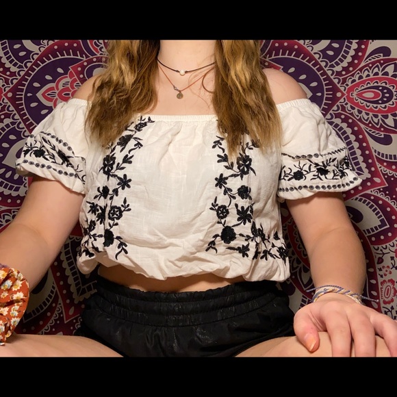 American Eagle Outfitters Tops - American Eagle off the shoulder top